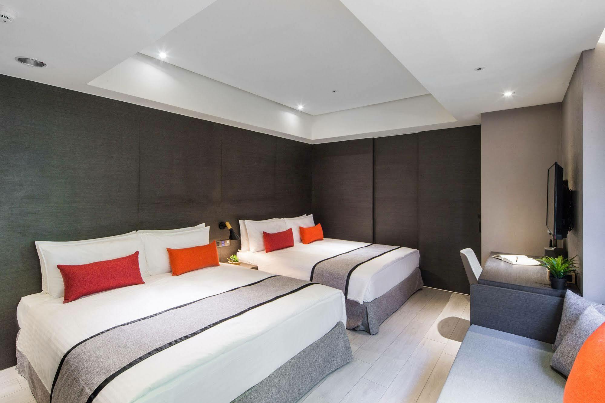 Icasa Hotel - By Cosmos Creation Taichung Exterior photo