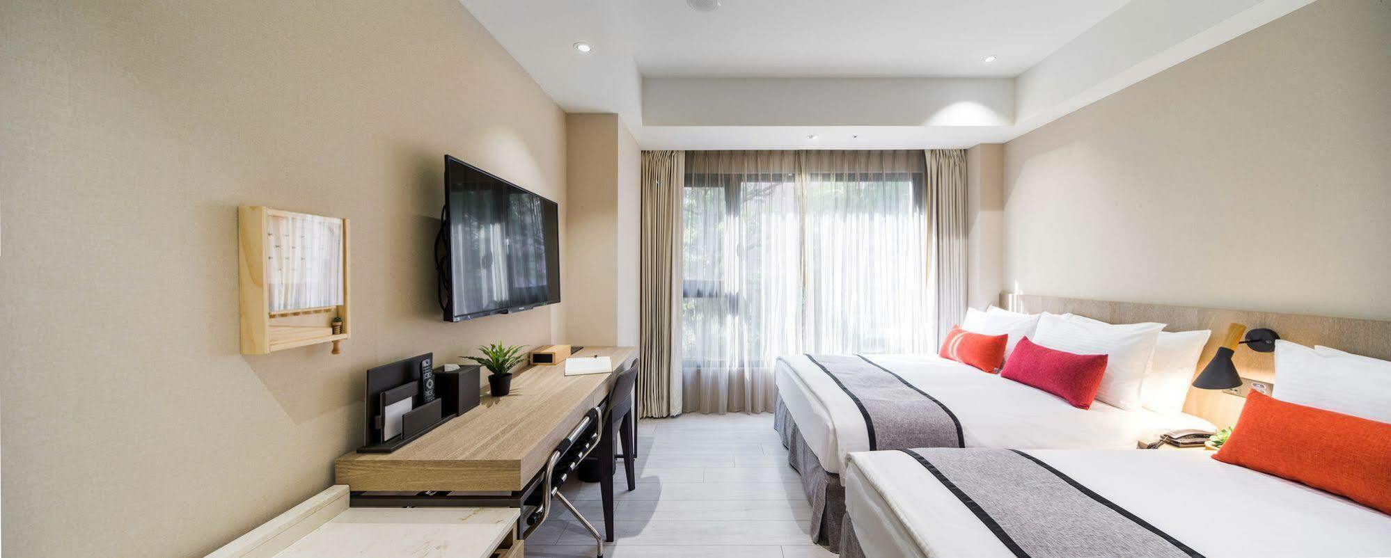 Icasa Hotel - By Cosmos Creation Taichung Exterior photo